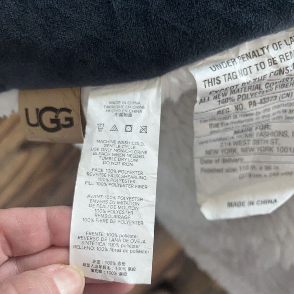 UGG Blissful Comforter - Picture 5 of 6